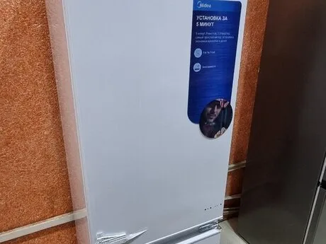 Quraşdırılan soyuducu "Midea MDRE354FGF01 — холодильники